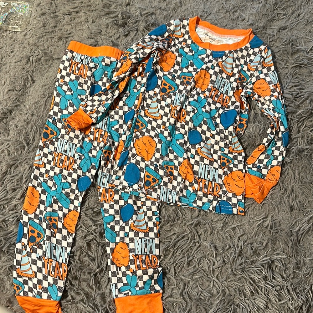 Brand new without tags bamboo set 2t
